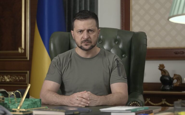 Zelenski entierra con un decreto la posibilidad de negociar con Rusia