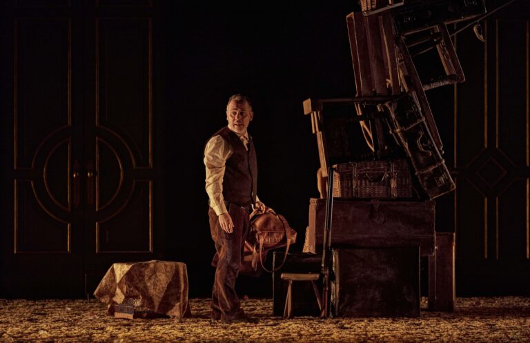 El Teatro Cuyás, en Gran Canaria, acoge la primera versión teatral de ‘Los santos inocentes’
