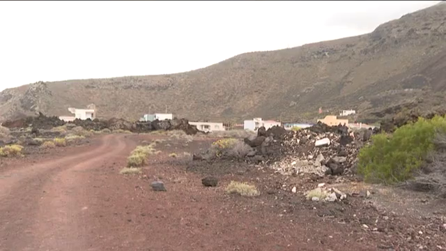 El Cabildo del Hierro trabaja en la limpieza del malpaís de El Tamaduste