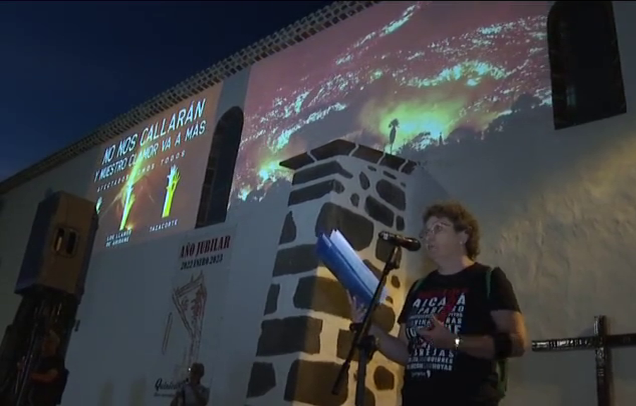 Los vecinos afectados por el volcán de La Palma vuelven a salir a la calle para pedir soluciones