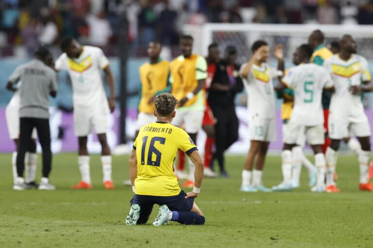 1-2. Ecuador no consigue el punto del rescate para clasificarse a octavos