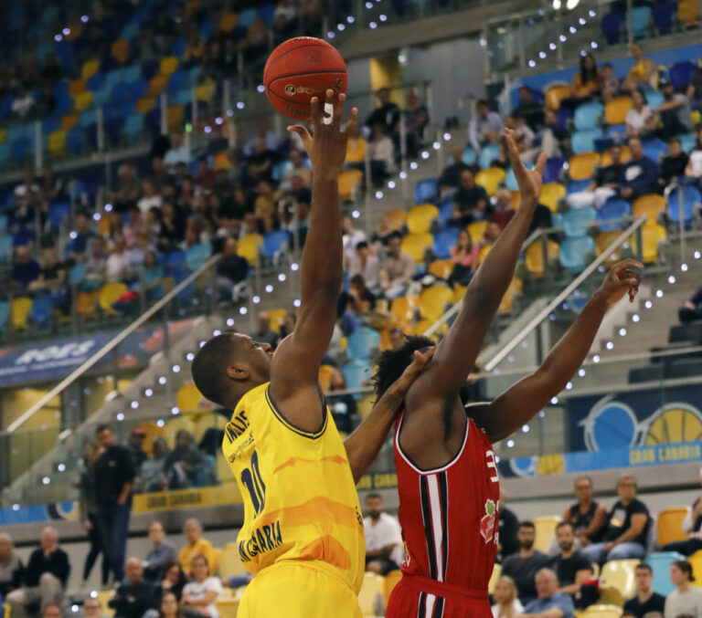 Un triple de Slaughter en los últimos segundos da la victoria al Granca (85-83)