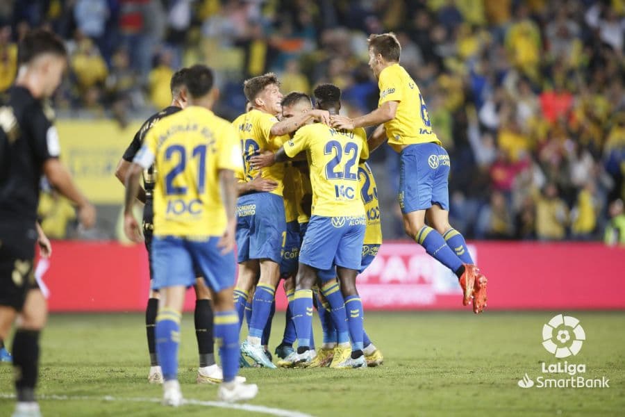 El derbi canario se salda con la victoria de la UD Las Palmas frente al CD Tenerife en el primer derbi de la temporada