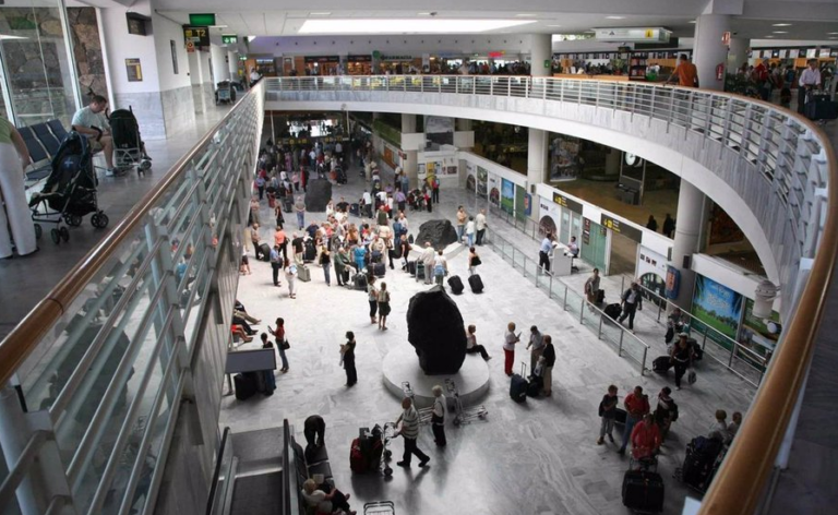 Los pasajeros aéreos internacionales evolucionan en Canarias un 2,9% en febrero