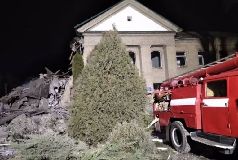 Ucrania acusa a Rusia de bombardear una sala de maternidad