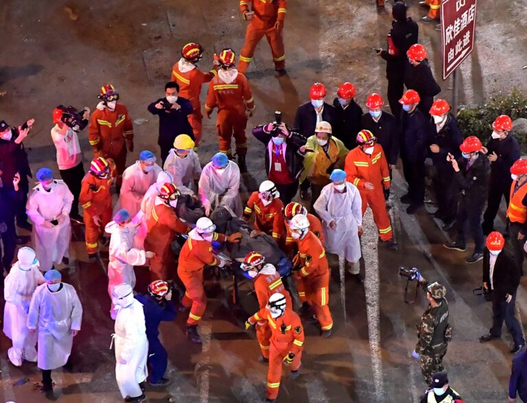 Al menos 38 muertos y dos heridos en un incendio en una fábrica en el centro de China