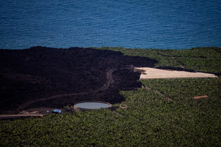 El Parlamento pide un plan de medidas para reconstruir La Palma tras la erupción