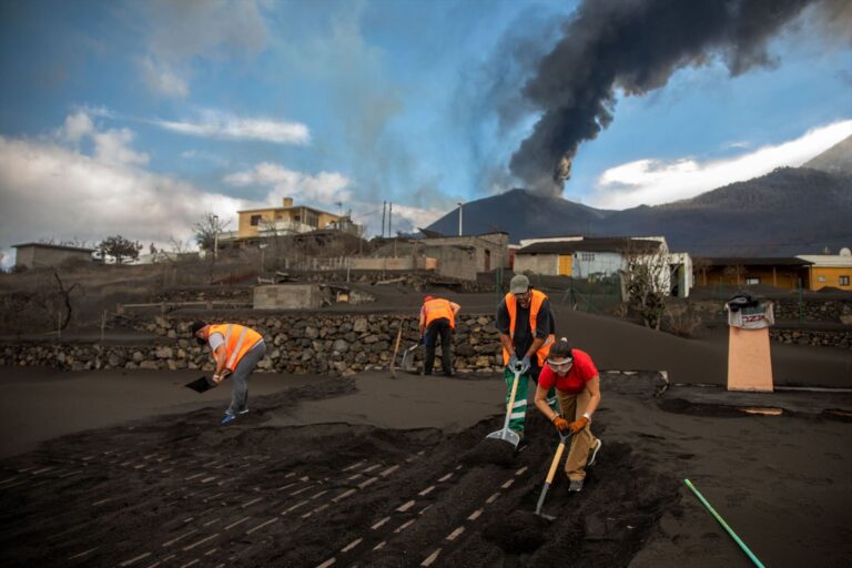 El voluntariado de la erupción en La Palma recibe el Premio Extraordinario Estatal 2022