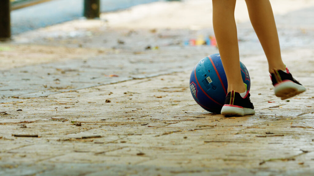 'Informe Trópico' explora las dificultades de las familias para conciliar