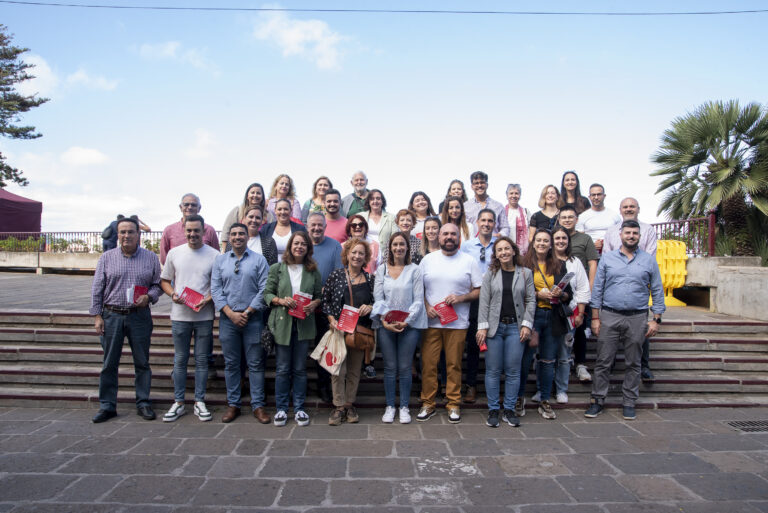 El PSOE de Canarias sale a la calle para defender los PGE del Archipiélago