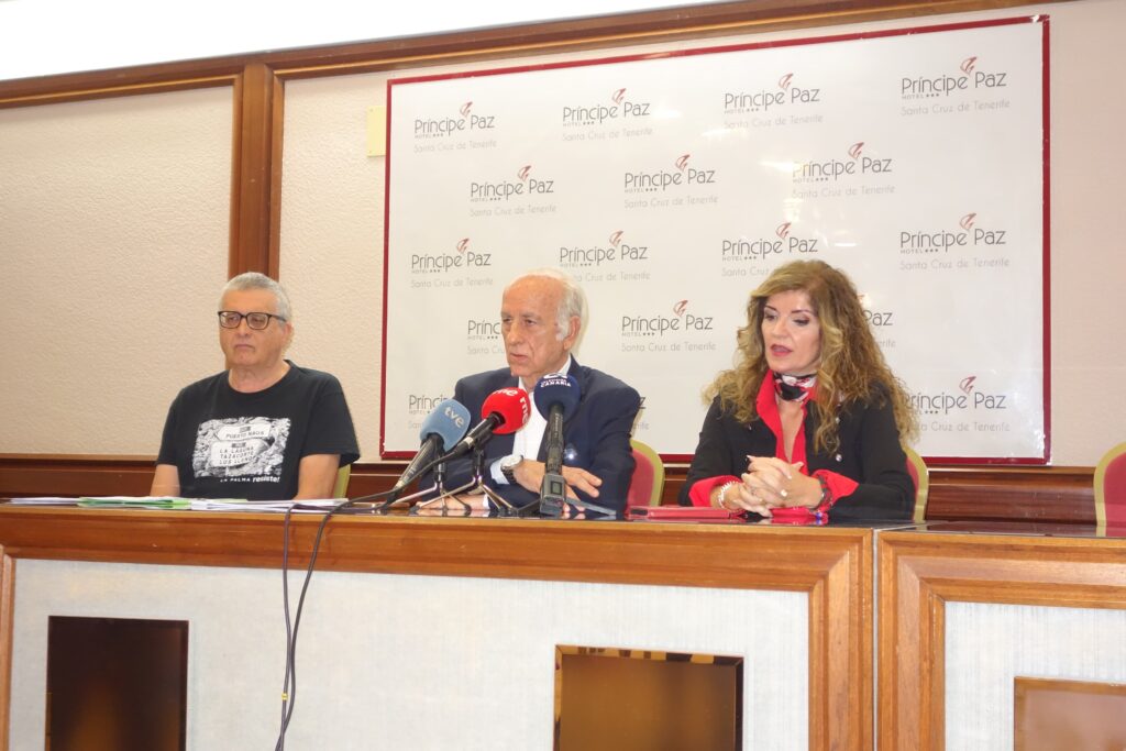 Los vecinos de Puerto Naos y La Bombilla piden poder volver a sus casas y negocios