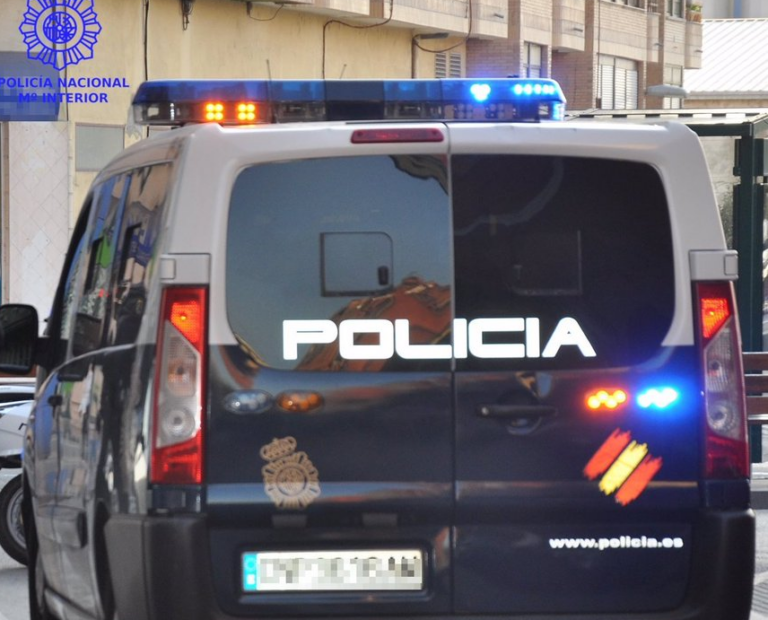 Detienen a un hombre por incendiar como venganza el vehículo de un conocido