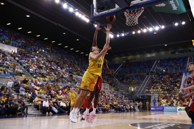 99-88. El Granca se asoma a la cima tras vencer al Manresa