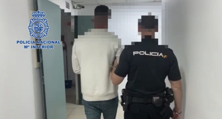 La Policía Nacional detiene a un hombre por el incendio de un club de alterne de Arrecife 