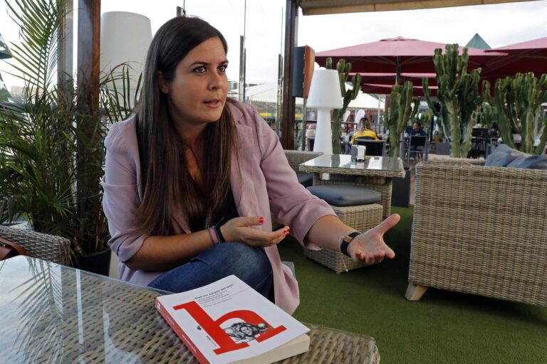 La batalla británica por la neutralidad española: espías, rumores… y curas