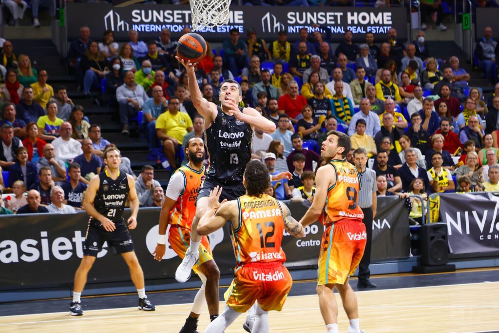 Lenovo Tenerife y Valencia Basket