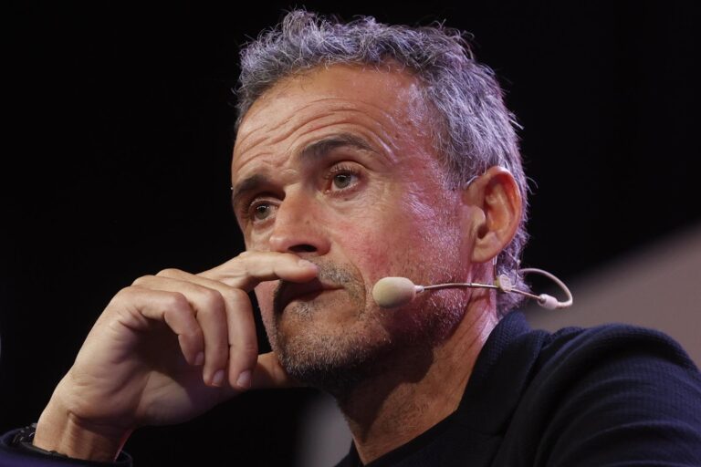 El seleccionador Luis Enrique se convierte en ‘streamer’ durante el Mundial