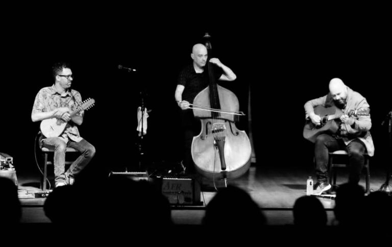 El contrabajo, protagonista de la música tradicional gallega, llega a Canarias