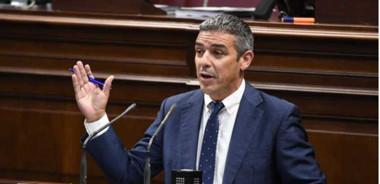 Narvay Quintero deja la presidencia de AHI para dedicarse en exclusiva al Parlamento