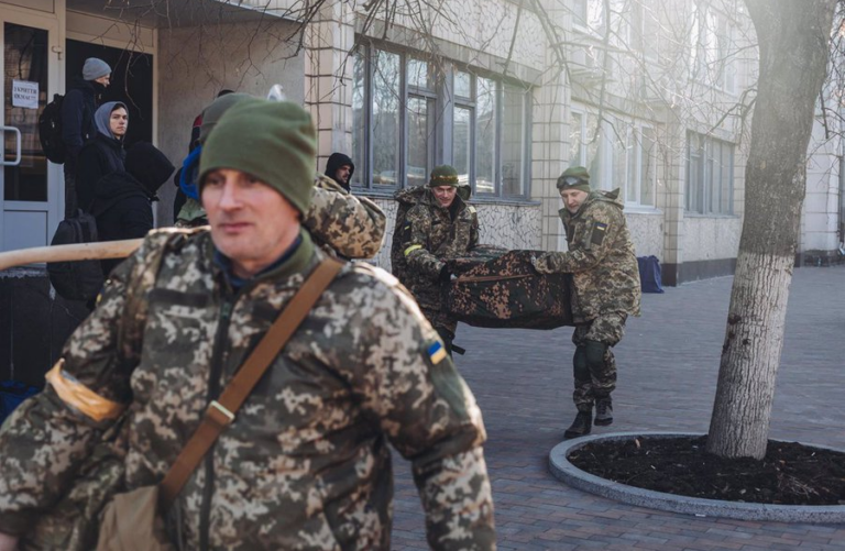 Ucrania libera doce localidades en Jersón tras el anuncio de retirada de Rusia