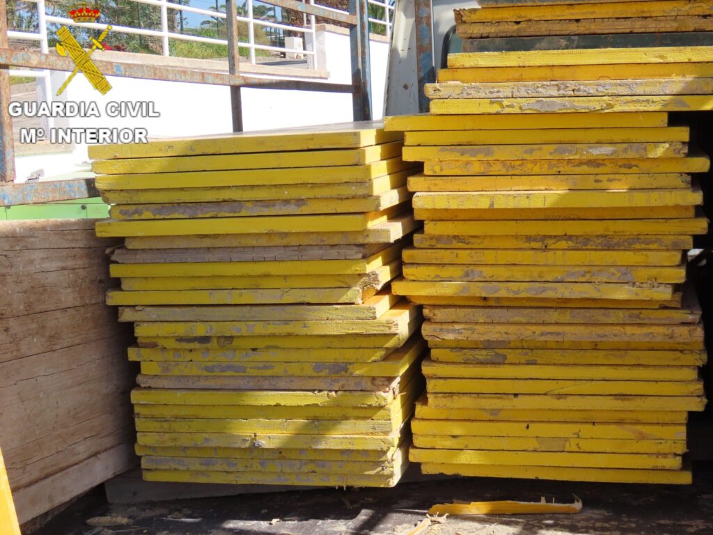 Detenidas cinco personas por robar 740 tablones en obras