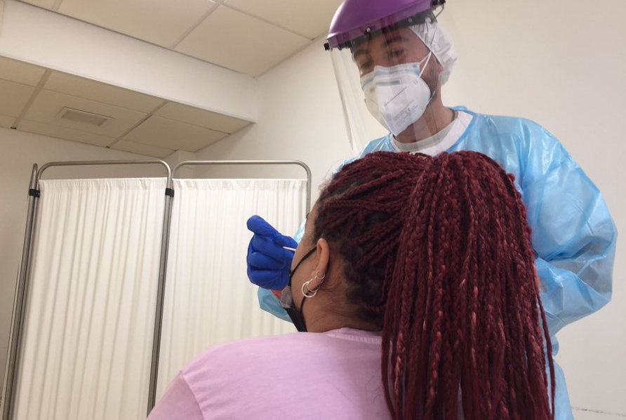 Canarias se mantiene en nivel de riesgo bajo por COVID-19