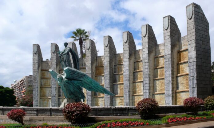 Canarias presenta alegaciones contra la declaración del monumento a Franco como Bien de Interés Cultural