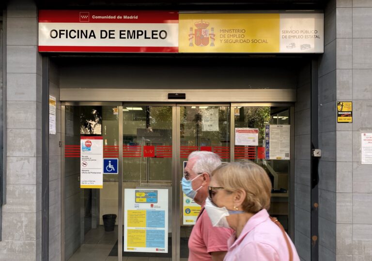 El paro en Canarias desciende en 757 personas en el mes de octubre