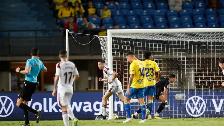 1-2. El Albacete asalta la casa del líder