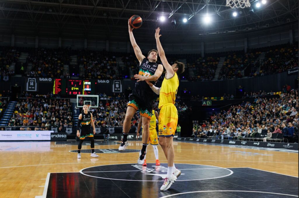 76-72. Un Hakanson colosal invalida la remontada del Gran Canaria