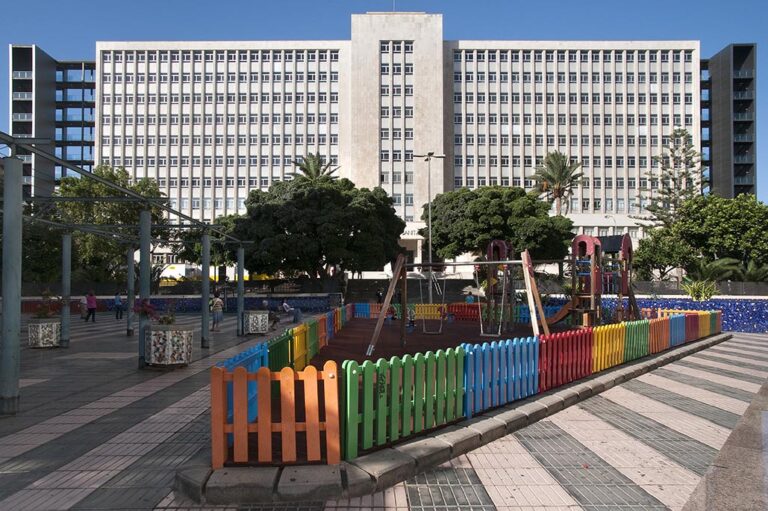 Algunos usuarios se unen a la huelga de los trabajadores de El Pino