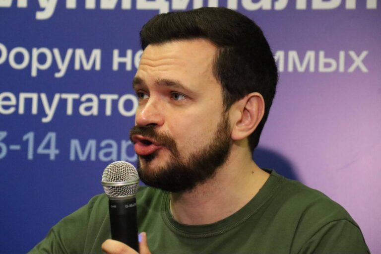 Condenado a ocho años y medio Ilya Yashin, un opositor de Putin