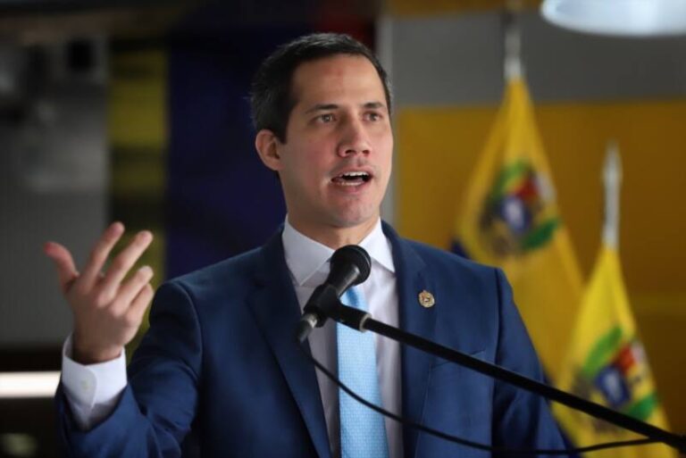 La Fiscalía de Venezuela dicta orden de detención contra Juan Guaidó
