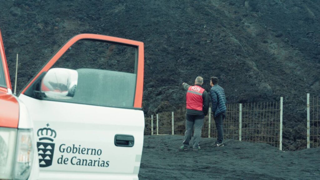 La disputa por el Centro Nacional Vulcanología, en Informe Trópico
