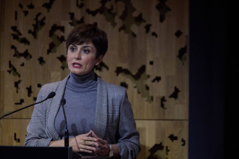 Isabel Rodríguez dice que el recurso del PP para paralizar la reforma del TC es un «atropello institucional»