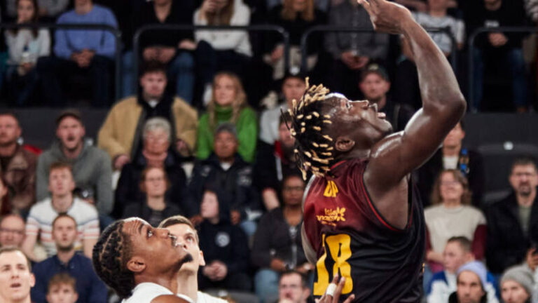 El Gran Canaria recoge un importante triunfo ante el Veolia Towers (76-83)