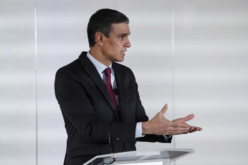 El presidente del Gobierno anuncia un nuevo paquete de ayudas sociales con mecanismos para frenar el precio de los alimentos