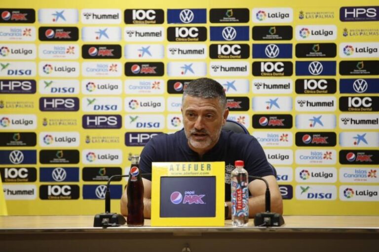 Pimienta asegura que el Málaga es «más peligroso» por su delicada situación