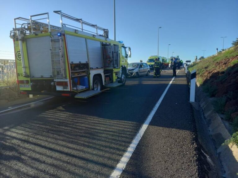 Grave tras volcar con su coche en Ingenio, Gran Canaria