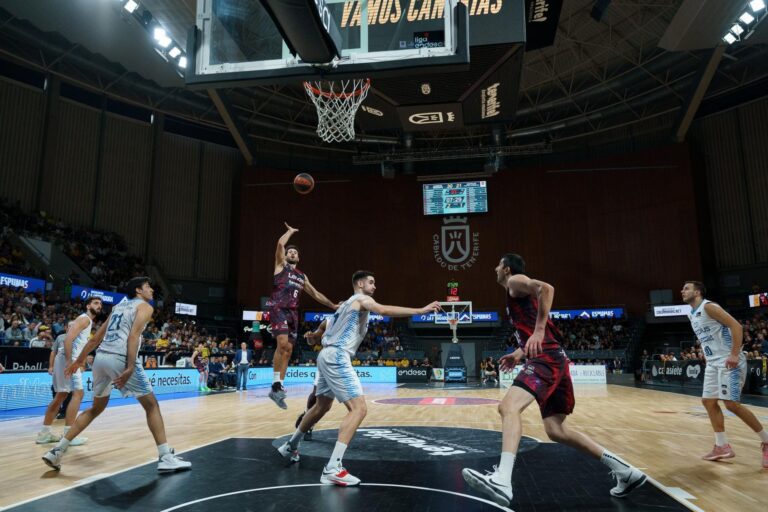 97-72. El Lenovo Tenerife vence como local al Carplus Fuenlabrada