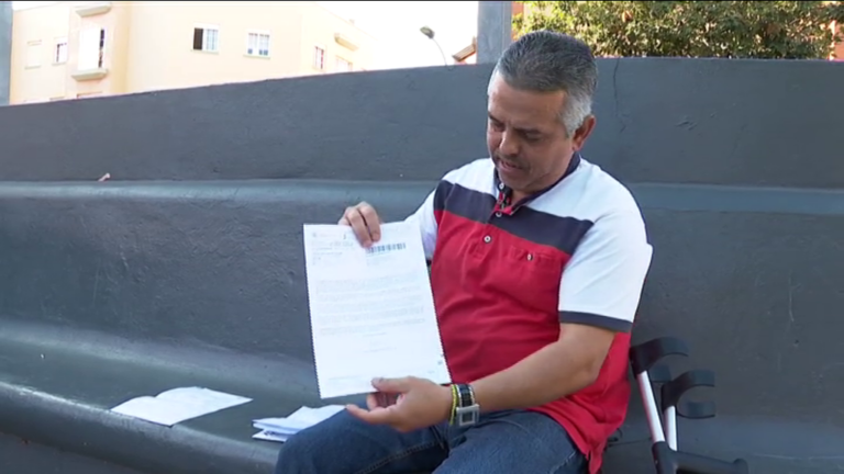 Diego, obligado a incorporarse a su trabajo cuando aún sufre una grave lesión