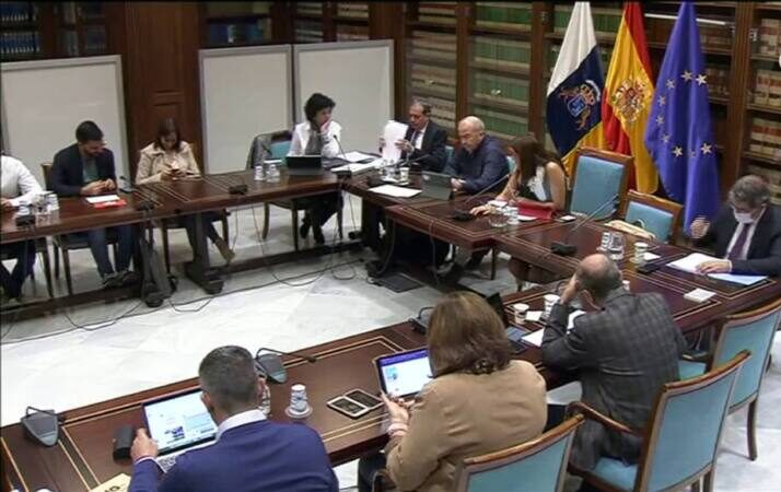 El Parlamento reconoce la labor de RTVC pero pide más control