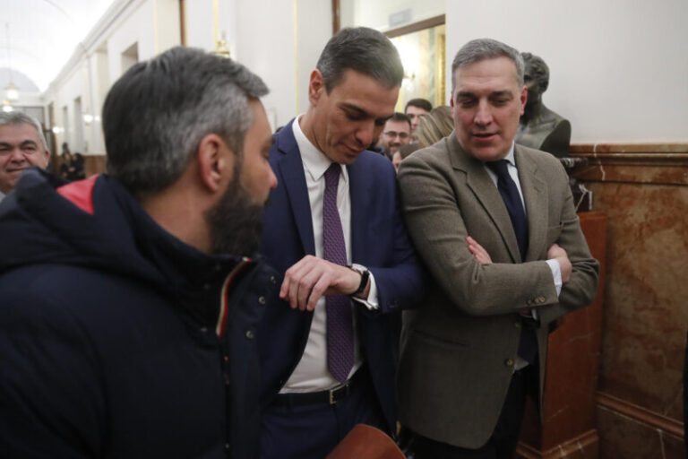 Sánchez: «Jamás nos temblará la mano en defender los derechos conquistados»