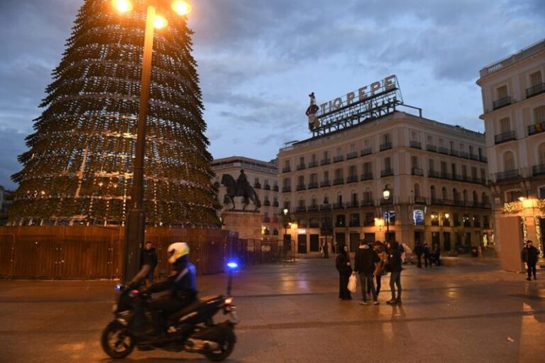 Miles de incidencias y tres apuñalados en primera Nochevieja sin restricciones