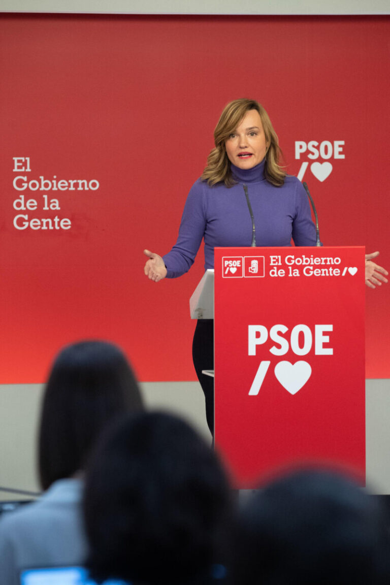 El Gobierno busca frenar el plan antiaborto de VOX en Castilla y León