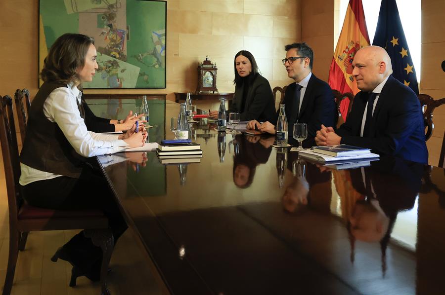 Acuerdo para cambiar el término "disminuidos" en la Constitución