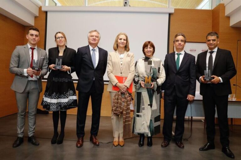 La infanta Elena felicita a Mapfre Canarias por su esfuerzo por un futuro mejor