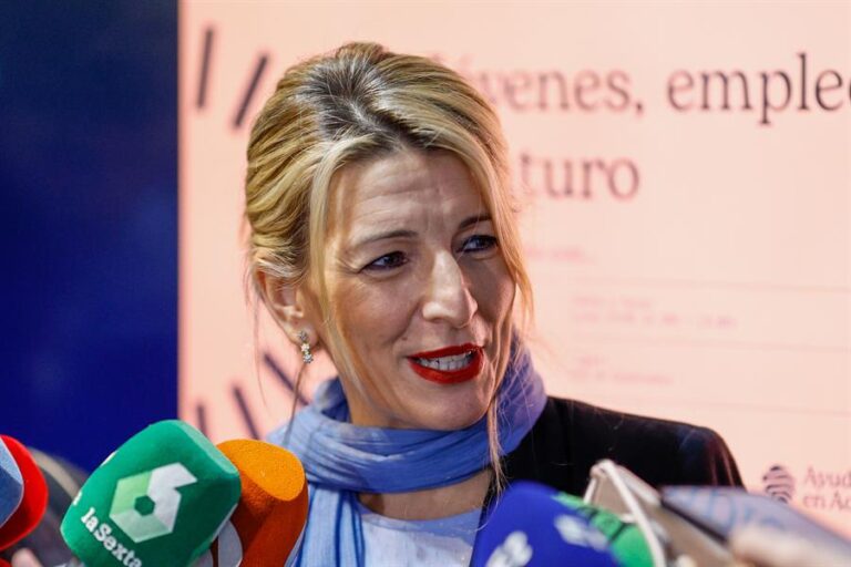 Díaz aboga por subir SMI en el «tramo alto» de lo recomendado por expertos