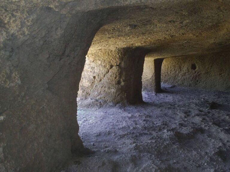 El yacimiento arqueológico de Cuatro Puertas cumple 50 años como BIC