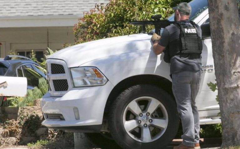 Al menos siete muertos y un herido en dos tiroteos en California